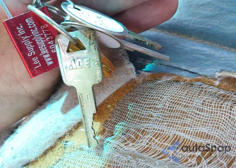 1982 Chevrolet C20 из США, поврежденный, VIN 1GCGC24M6CJ114288